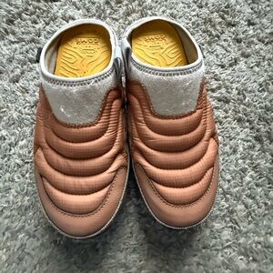 Teva Re-Ember Slip-Ons- M4/W6